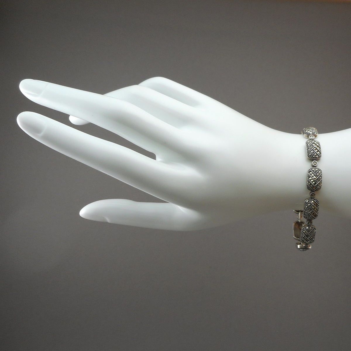 Excellent Vintage Judith Jack Link Bracelet - Marcasite and