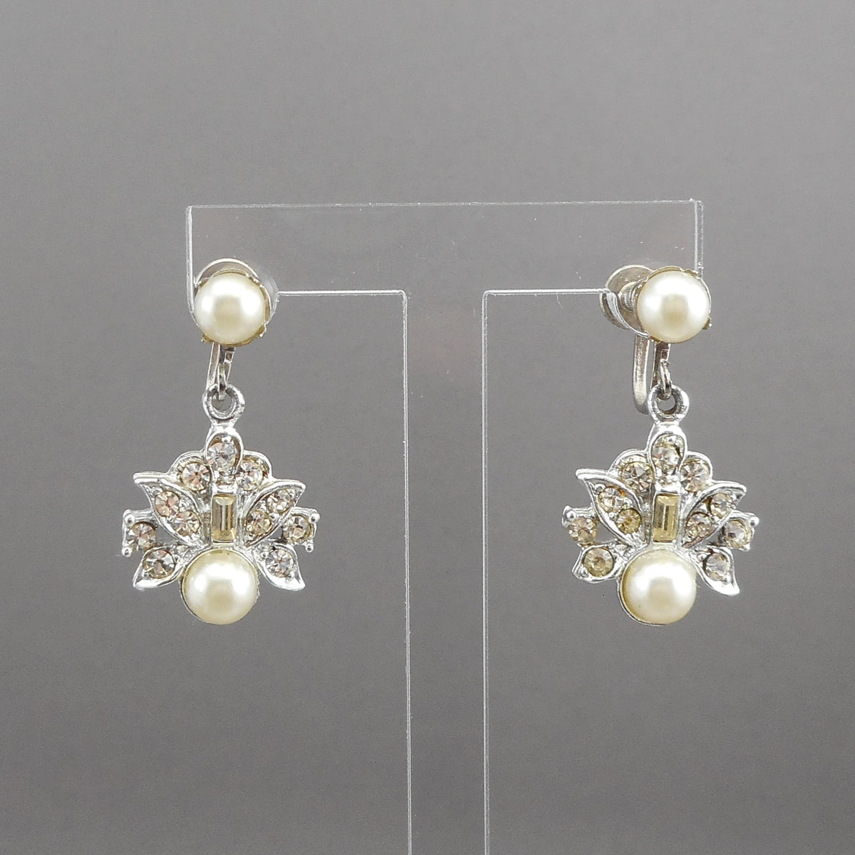 【HYERES LOR】22FW★ Noailles Silver Pearl Link Earrings HYERES LOR】22FW☆ Noailles Silver Pearl Link Earrings