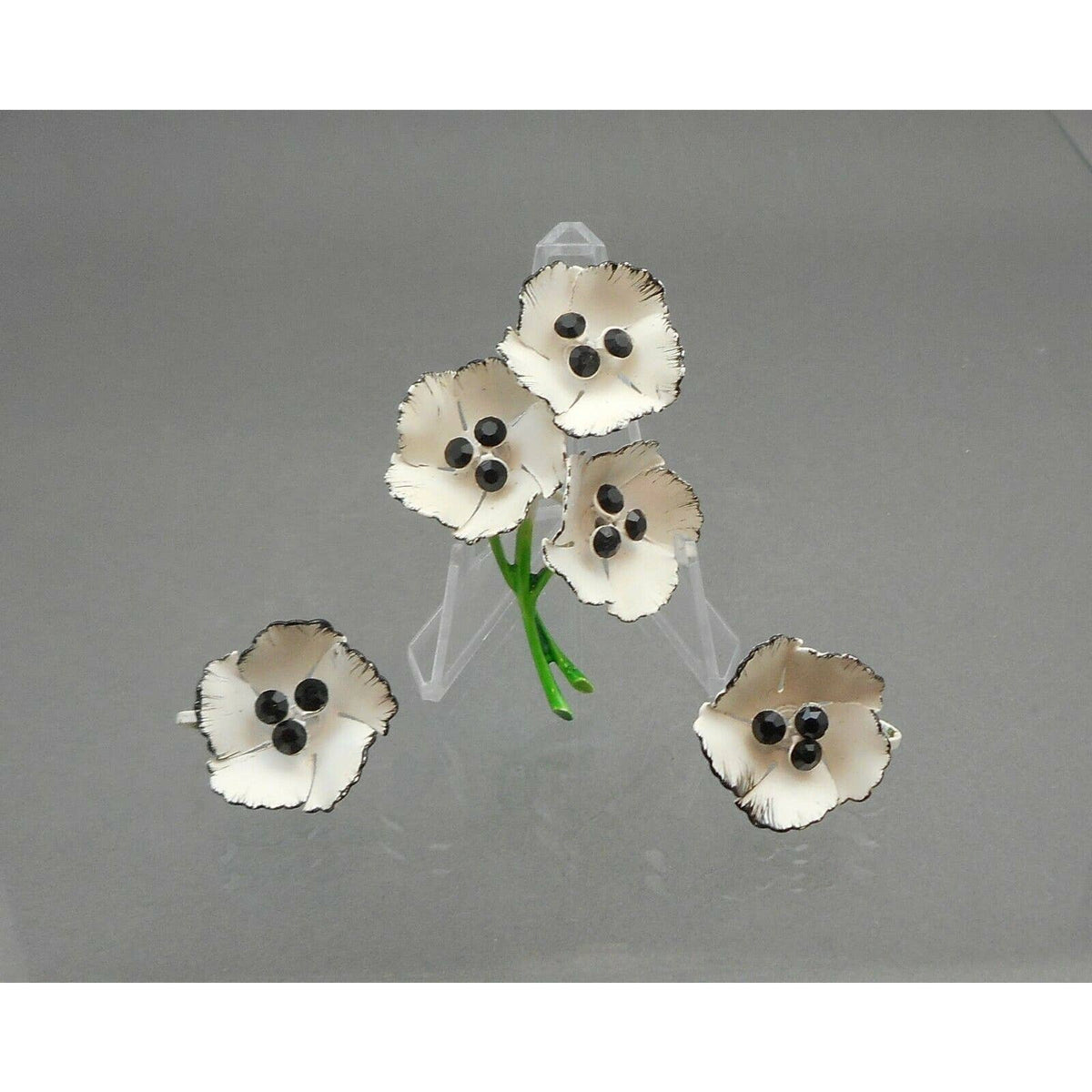 Porcelain Clip on Earrings & Brooch Pin Floral factory Design Set Made in Italy