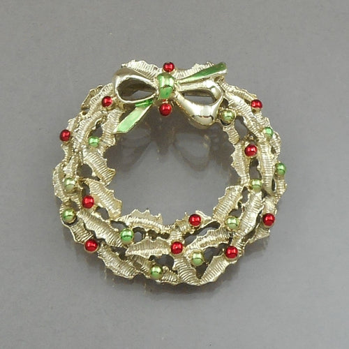 Excellent Vintage Signed Gerrys Christmas Wreath Brooch Lapel Pin - Gold Tone, Multicolor Decoration - Estate Designer Costume Jewelry