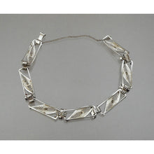 Load image into Gallery viewer, Vintage Sterling Silver Filigree Link Bracelet with Emerald Cut Blue Topaz Stones