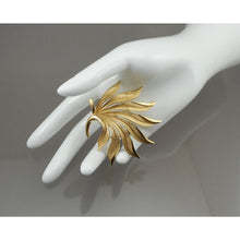 Load image into Gallery viewer, Excellent Large Vintage Crown Trifari Leaf Brooch - Brushed Gold Tone - Signed Designer Pin - Estate Collection Jewelry