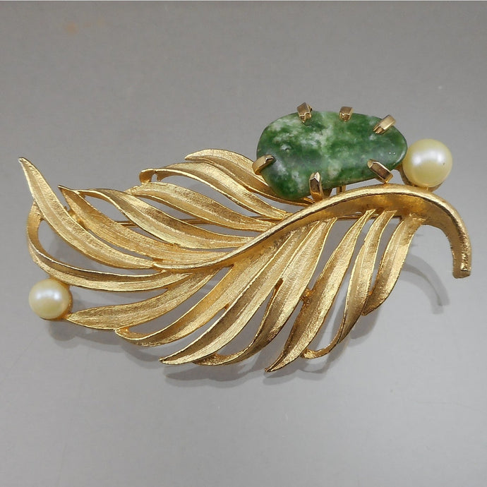 Excellent Vintage Lisner Feather / Leaf Brooch - Matte Gold Tone, Green and White Gemstone, Faux Pearls - Signed Designer Pin - Estate Jewelry Collection