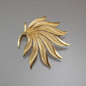 Excellent Large Vintage Crown Trifari Leaf Brooch - Brushed Gold Tone - Signed Designer Pin - Estate Collection Jewelry