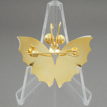 Load image into Gallery viewer, Perfect Vintage MOP Butterfly Brooch Lapel Pin - Genuine Pearls, Mother of Pearl, Gold Tone - Victor's, Tokyo - New in Presentation Box