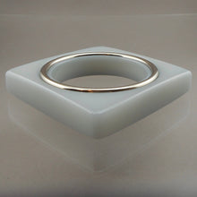 Load image into Gallery viewer, Vintage 1980s Signed PONO by Joan Goodman Designer Square Bangle Bracelet - Blue Gray Lucite Acrylic Resin, Silver Tone Band