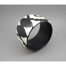 Load image into Gallery viewer, Vintage Carved Bakelite Bracelet - Black and White Daisy Flower Design - Large and Heavy Bangle  - Simichrome Tested - Circa 1930 / 1940