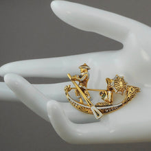 Load image into Gallery viewer, Perfect Vintage Spanish Damascene Souvenir Gondola Brooch - circa 1960 - Black, Silver, Gold Tone Pin - Spain Travel and Tourism