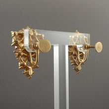 Load image into Gallery viewer, Vintage 1950s Pink Rhinestone Gold Tone Screw Back Earrings