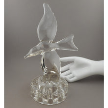 Load image into Gallery viewer, Vintage circa 1940 Cambridge Art Glass Seagull Bird Flower Frog Flying Bird Centerpiece