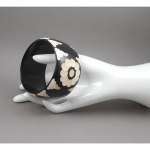 Vintage Carved Bakelite Bracelet - Black and White Daisy Flower Design - Large and Heavy Bangle  - Simichrome Tested - Circa 1930 / 1940