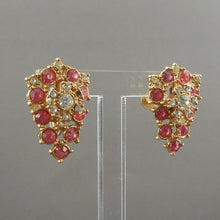 Load image into Gallery viewer, Vintage 1950s Pink Rhinestone Gold Tone Screw Back Earrings