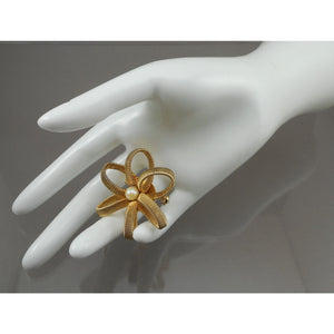 Excellent Large Vintage Mid Century Brooch - Natural Pearl, Gold Tone Wire Wrap - Flower Design - Estate Collection Jewelry