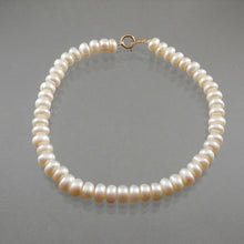 Load image into Gallery viewer, Vintage 1980s Genuine Button Pearl and 10K Gold Bracelet - 7 1/2&quot; Length