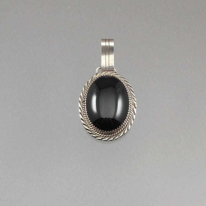Vintage Navajo Artist Johnson Yazzie Signed Y Black Onyx Sterling Silver Pendant