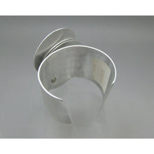 Load image into Gallery viewer, Vintage Modern Handmade Angeles Flor Argentinian Artisan Jewelry Cuff Bracelet - Silk and Recycled Aluminum Bracelet - Tagged CAC Store Circo Tierras - Silver Gray Red Fabric