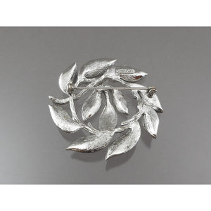 Vintage 1960s Lisner Wreath of Leaves Brooch - Matte Silver Tone - Signed Designer Pin - Estate Collection Jewelry