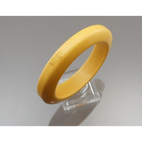 Vintage Authentic Bakelite Bracelet - Opaque Plastic Bangle in Creamed Corn Yellow