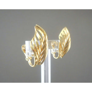 Vintage Napier Clip On Modernist Leaf Design Earrings Gold Tone Signed Excellent