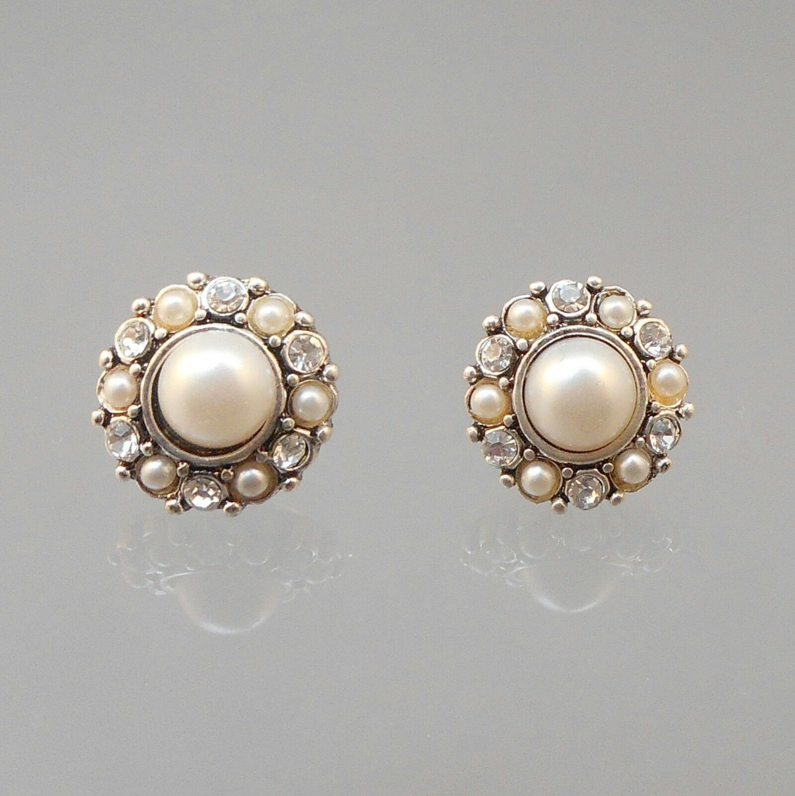 【HYERES LOR】Noailles antique pearl in-ear ear cuffs_full Vintage Roman Co Rhinestone Post Earrings Faux Pearls For