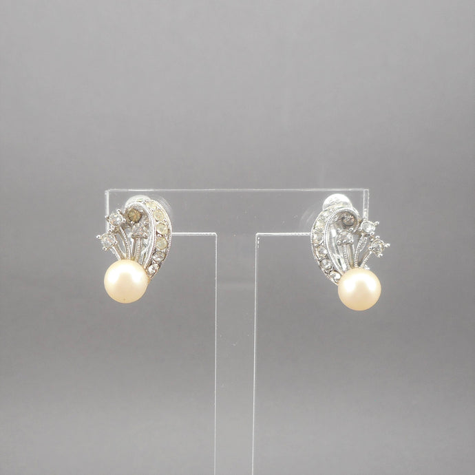 Vintage clip on / screw back earrings, silver tone, for non pierced ears, with rhinestones and round faux pearls. Perfect for a bride.  Each approximately 1/2