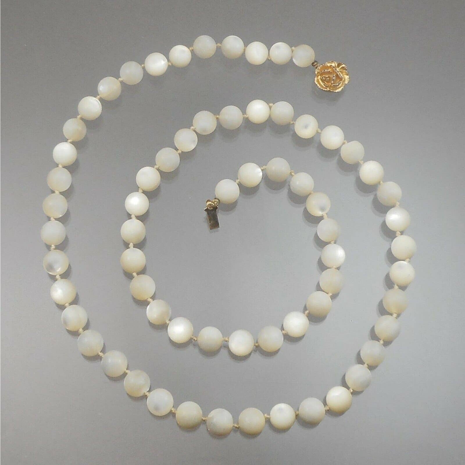 Vintage 1950s Mother of Pearl Necklace Knotted 8mm Polished