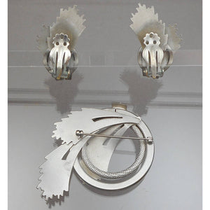 Vintage 1950s Crown Kramer Earrings and Brooch Set - Textured and Glossy Silver Tone - Wreath and Feather Design Pin and Clip Ons - Signed Designer Estate Collection Jewelry - Excellent Condition