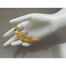Load image into Gallery viewer, Vintage Napier Feather or Leaf Brooch - Gold Tone Signed Designer Pin, Estate Collection Jewelry - Excellent Condition